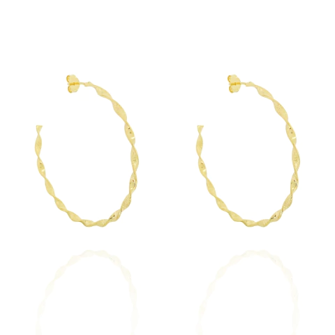 Brinco Argola Torcida 5cm Banhado a Ouro