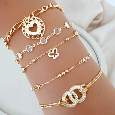 Pulseira Coração Trabalhado Com Zircônias Banhada a Ouro