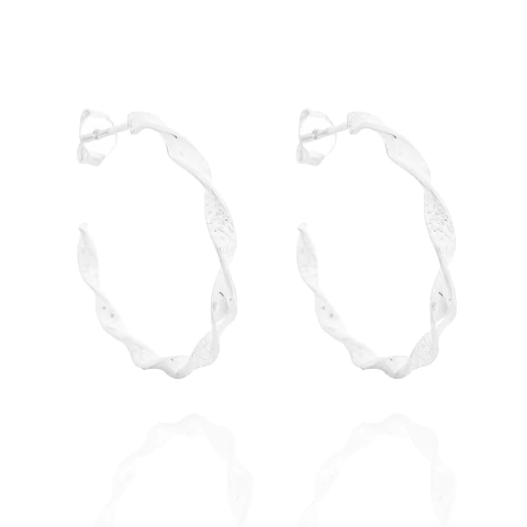 Brinco Argola Torcida 2,5cm Banhado a Prata