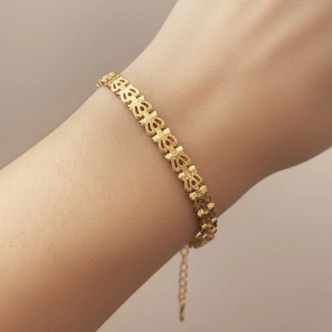 Pulseira Malha De Coroas Banhada a Ouro