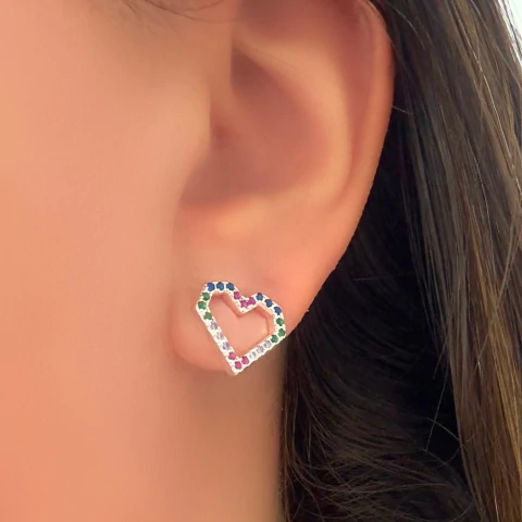 Brinco Coração Vazado e Zircônias Coloridas Banhado a Prata