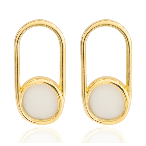 Brinco Alfinete Com Detalhe Madrepérola Banhado a Ouro