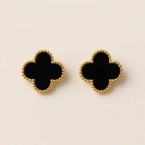 Brinco Trevo Preto com Detalhe Dourado em Aço Inoxidável