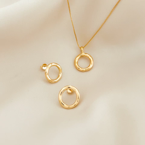 Conjunto Círculo Vazado Martelado Banhado a Ouro