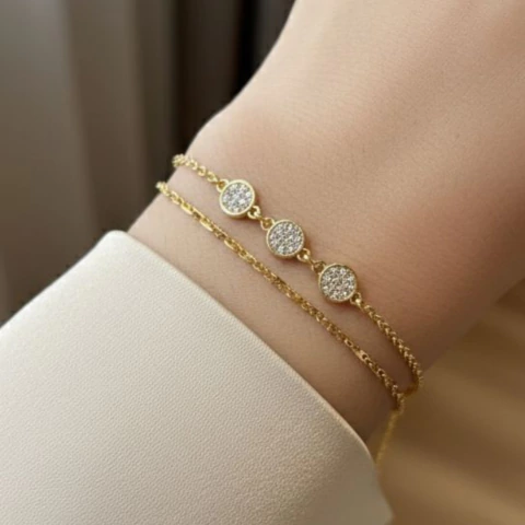Pulseira Dupla Três Círculos Cravejados Banhada a Ouro