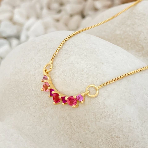 Colar Arco de Zircônias Rosa Banhado a Ouro