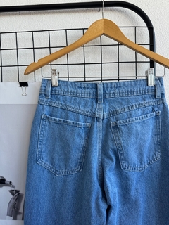 calça mom jeans mia na internet