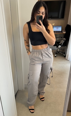 calça cargo cinza