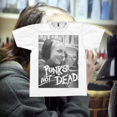 Remera Britney Punks not Dead - comprar online