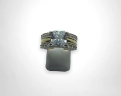 AG 528 Anillo con Piedra Cuadrada Blanca Plata y Oro en internet