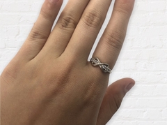 AG 454 Anillo Infinito con Brillos Plata 925