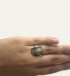 AG 319 Anillo Calado de Diseño Plata y Oro