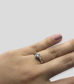 AN 1881 Anillo Piedras Colores Plata y Oro en internet