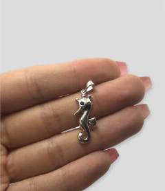 2.3 gr Dije "Caballo de Mar" (35x10 mm) - Últimas Unidades Plata Italiana - comprar online