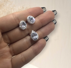 MAR 20 Conjunto Dije y Aros Ovalados Piedra Blanca (12mm) Plata 925
