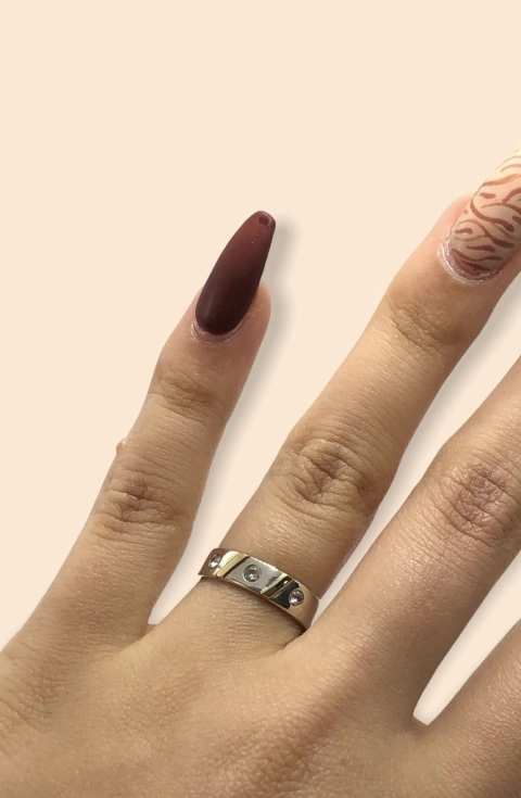 AV 673 Anillo con Cubics Plata y Oro