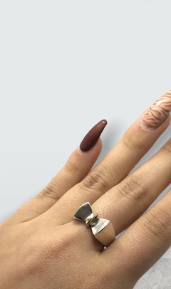 AV 649 Anillo Moño Plata y Oro - comprar online