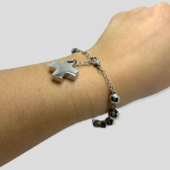 8638 Pulsera Bolitas con Dije Cruz Acero Quirúrgico