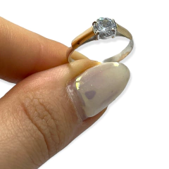 SE 5 Anillo Piedra Solitaria Blanca con Grifa Rose Plata y Oro/Rose