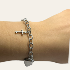 8106 Pulsera con Dijes y Cierre Marinero Acero Quirúrgico en internet