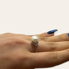 0229 Anillo Perla Blanca Acero Quirúrgico - comprar online