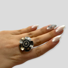0074 Anillo Flor con Cubics Acero Quirúrgico - comprar online
