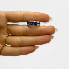 0240-A Anillo Grueso con Cubics Azules Acero Quirúrgico