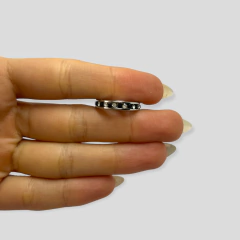 0253 Anillo con Cubics Blancos y Negros Acero Quirúrgico - comprar online