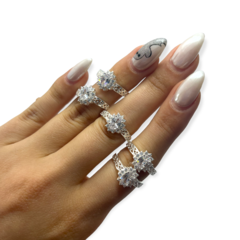 ART 42 Anillo Piedras Blancas Plata 925 en internet