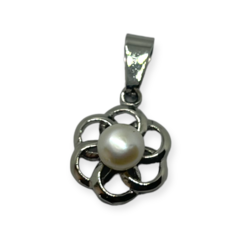 5275 Dije Flor con Perla Acero Quirúrgico - comprar online