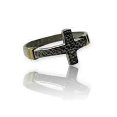 LARA 18 Anillo Cruz Texturado Plata y Oro - Stal Joyas