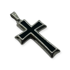 5455 Dije Cruz Esmaltada Negra (40x25 mm) Acero Quirúrgico