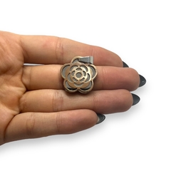 5651-RO Dije Flor Acero Quirúrgico Rose - comprar online