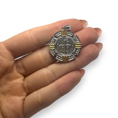5773 Dije Religioso San Benito Premium (28 mm) Acero Quirúrgico Dorado en internet