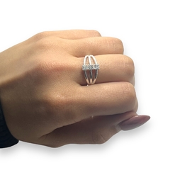 0408 Anillo Premium 3 Piedras Acero Blanco en internet
