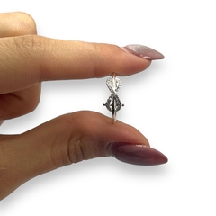 0371 Anillo Infinito con Cubics Acero Blanco en internet