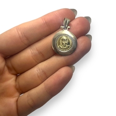 AG-9 FR Dije Papa Francisco Circular (18mm) Plata y Oro - comprar online