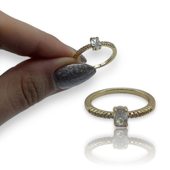 0413 Anillo Premium Ideal Compromiso Acero Quirúrgico Dorado