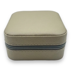 Estuche Premium Cuadrado (9,5 cm) Color Gris en Cuerina (X1 Unidad) en internet