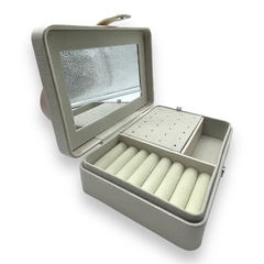 Estuche Premium (16 x 11 cm) Color Beige Platinado en Cuerina (X1 Unidad)