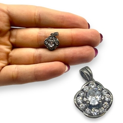 SIN-95 Dije Flor con Cubics (13 mm) - Últimas Unidades Plata 925
