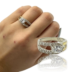 AG 451 Anillo Piedras color Blanco Plata y Oro