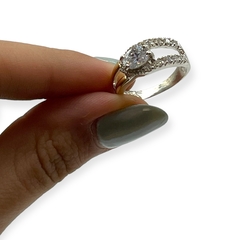 AG 451 Anillo Piedras color Blanco Plata y Oro en internet