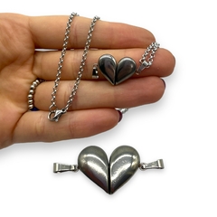 6235 Dije Amistad - Corazon Imantado Acero Quirúrgico (SIN CADENA) - tienda online
