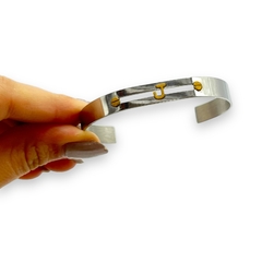 SIN-235 Pulsera Esclava Letra "J" / Ultimas Unidades Acero Quirúrgico Dorado - comprar online