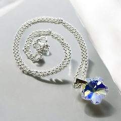 S/C Conjunto Flor Aurora Boreal + Cadena (45 cm) Acero Blanco (SIN ESTUCHE)