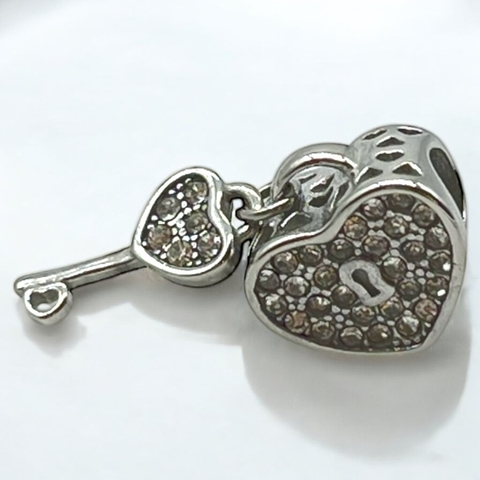 PAN-4 Dije Charm "Corazón con Llave" Acero Quirúrgico 316L