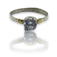 NARA 32 Anillo Ideal Compromiso Piedra Solitaria Blanca Plata y Oro - Stal Joyas