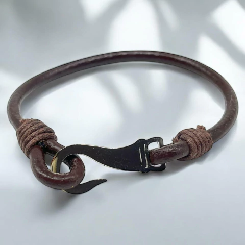 8813-2 Pulsera Cuero Marron Oscuro Cierre Gancho Acero Quirúrgico - comprar online