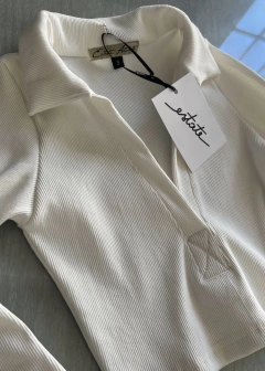 Camiseta Crop Cuello Chomba - comprar online